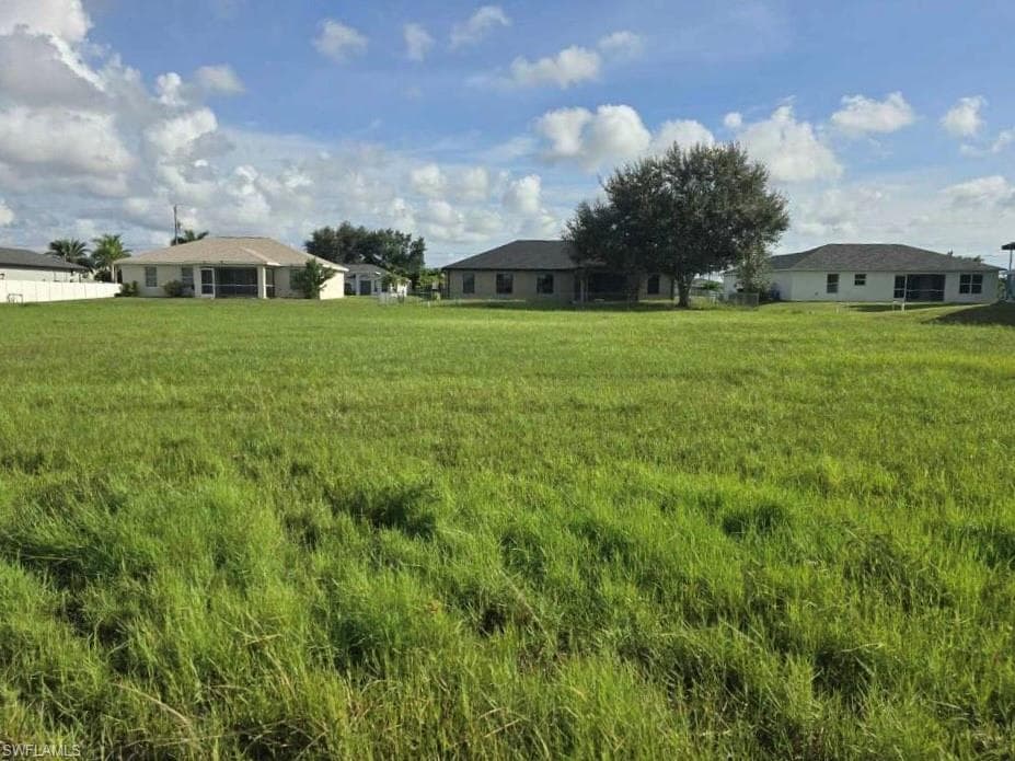 216 NW 10th TER CAPE CORAL, FL 33993