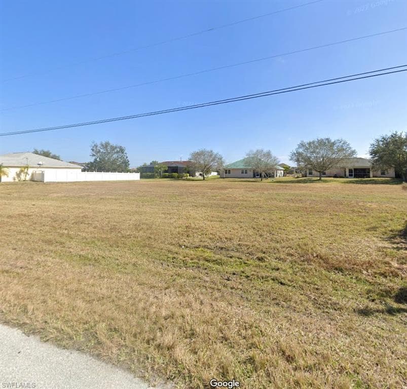207 NW 27th AVE CAPE CORAL, FL 33993