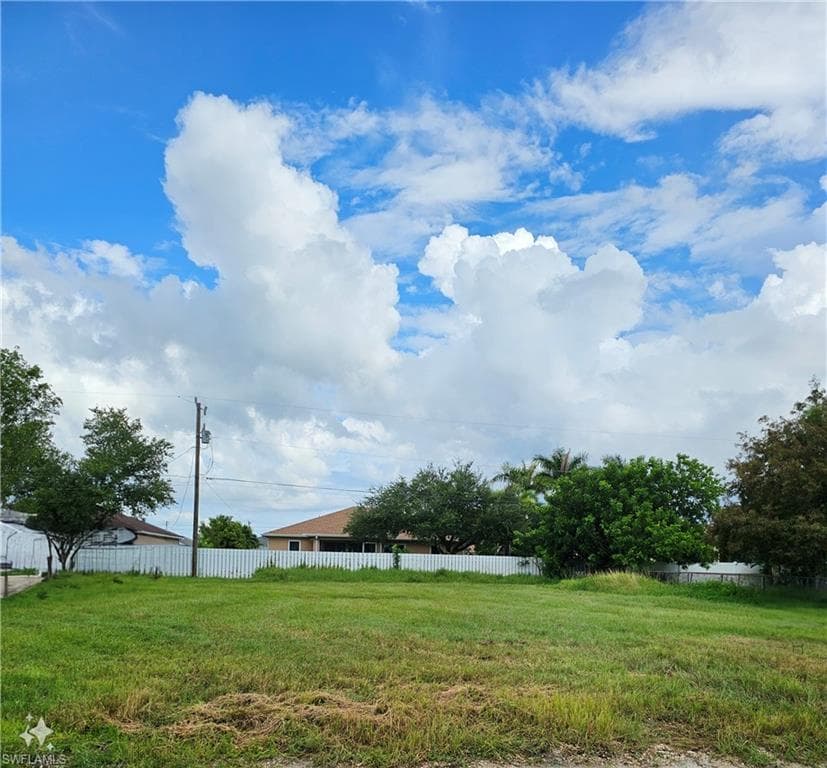 1425 NE 7th AVE CAPE CORAL, FL 33909