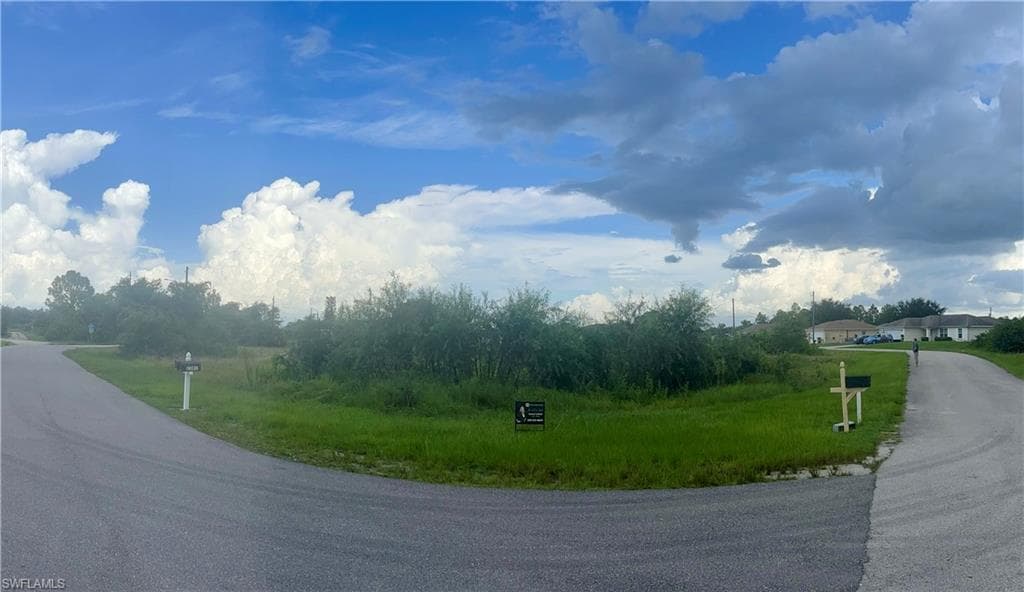 2302 Dogwood AVE N LEHIGH ACRES, FL 33971