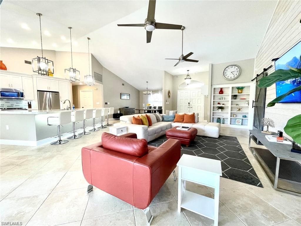 121 Lambton LN NAPLES, FL 34104