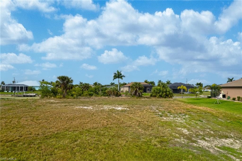2213 SW 29th TER CAPE CORAL, FL 33914