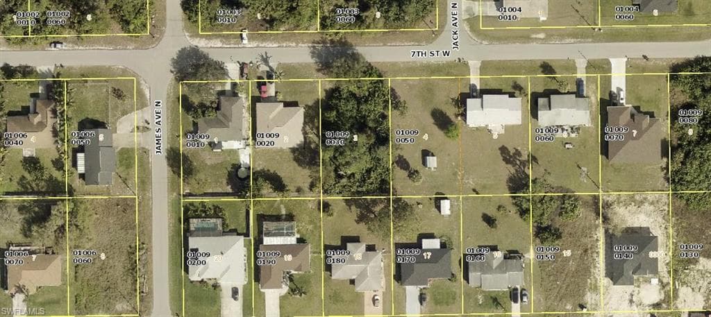 4715 7th ST W LEHIGH ACRES, FL 33971