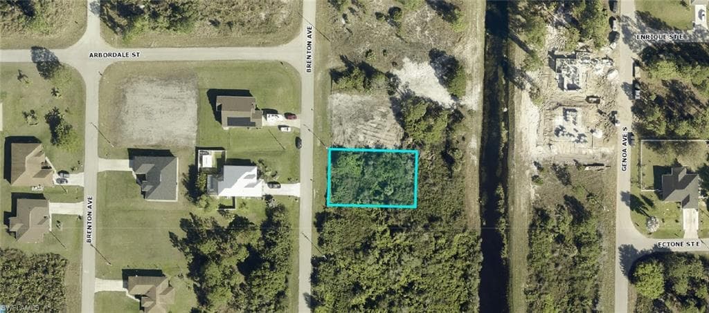 1050 Brenton AVE LEHIGH ACRES, FL 33974