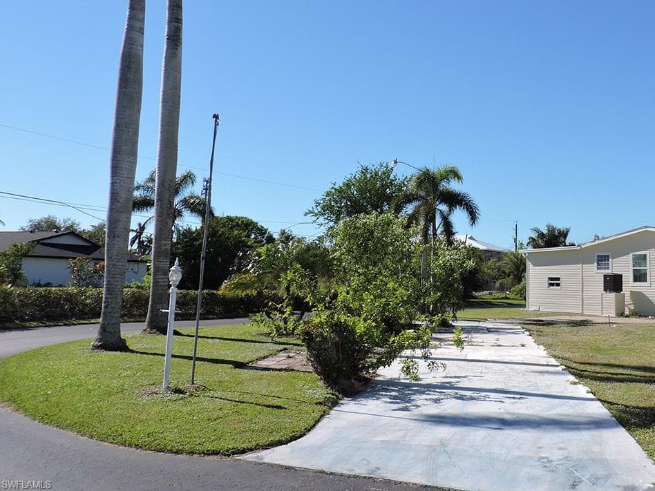 130 Dawn ST S FORT MYERS, FL 33908