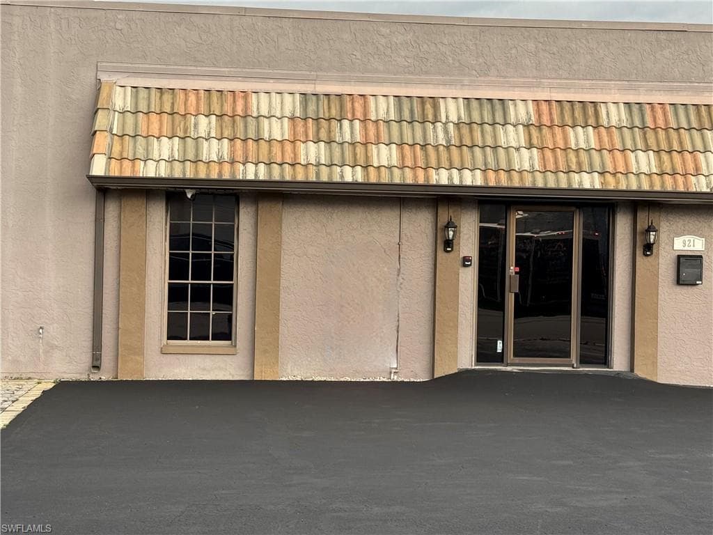 921 SE 15th AVE CAPE CORAL, FL 33990