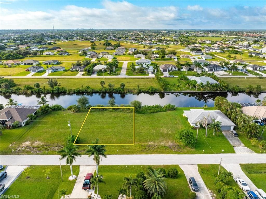 2806 NW 4th ST CAPE CORAL, FL 33993