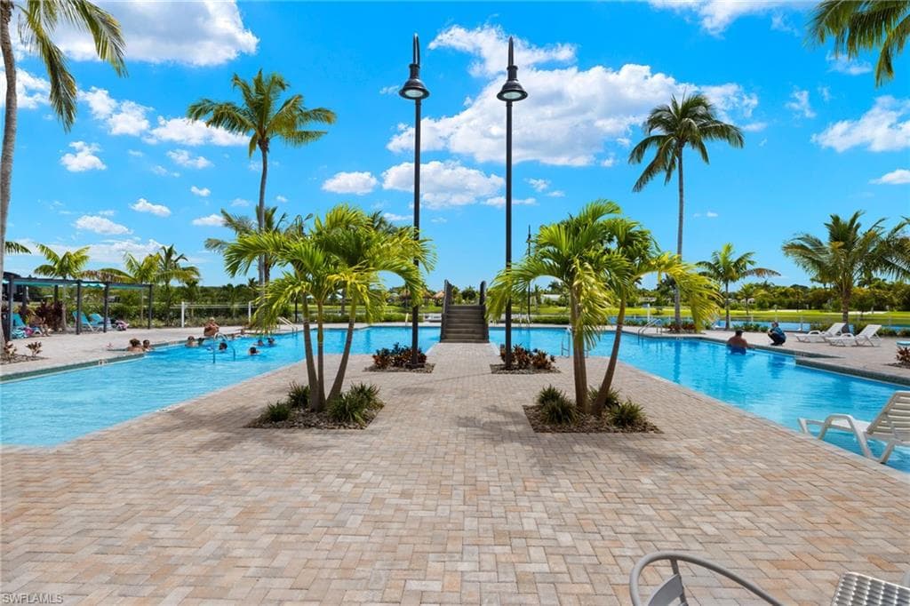 5660 Laguna Caribe CIR FORT MYERS, FL 33905