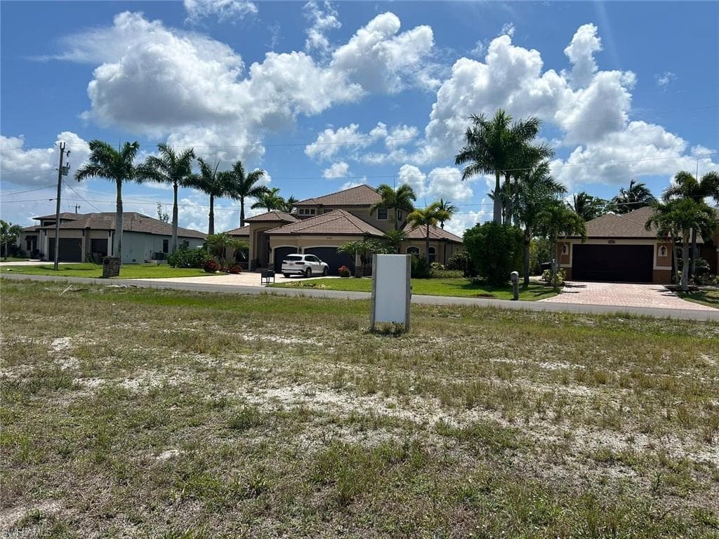 2709 NW 41st PL CAPE CORAL, FL 33993