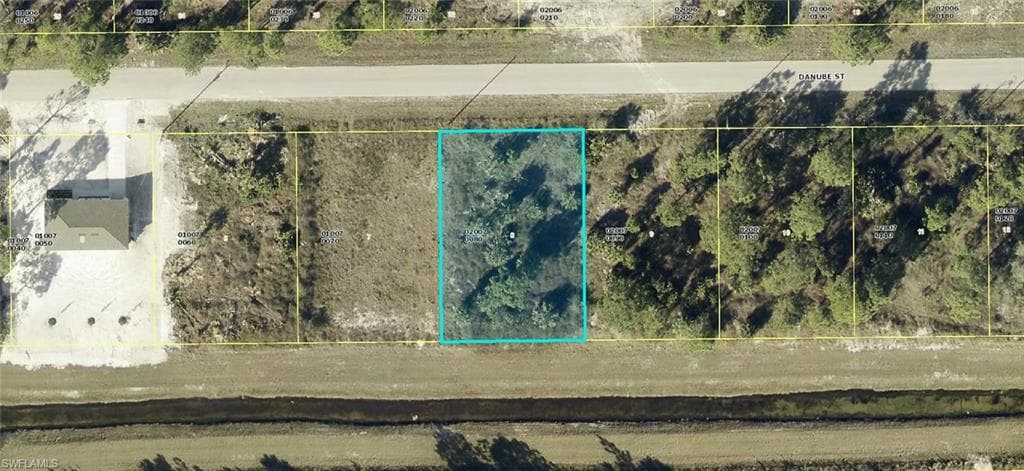 928 Danube ST LEHIGH ACRES, FL 33974