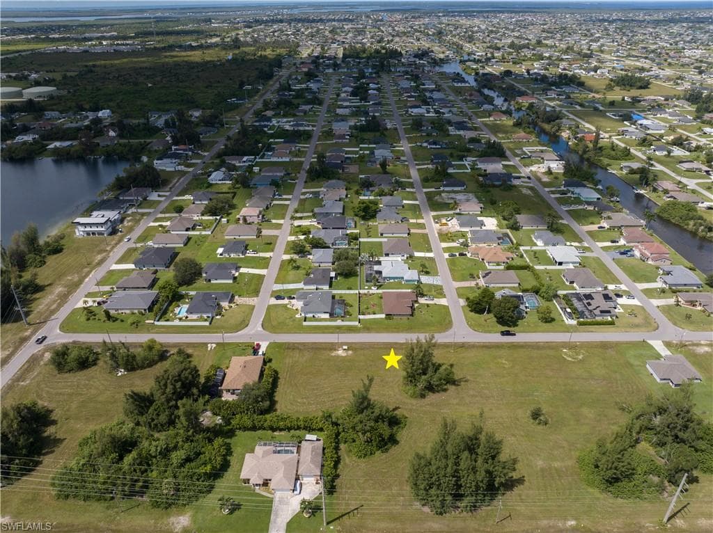 307 SW 16th PL CAPE CORAL, FL 33991