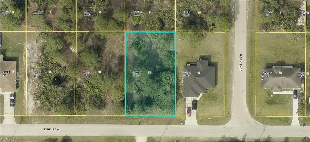 2902 42nd ST W LEHIGH ACRES, FL 33971