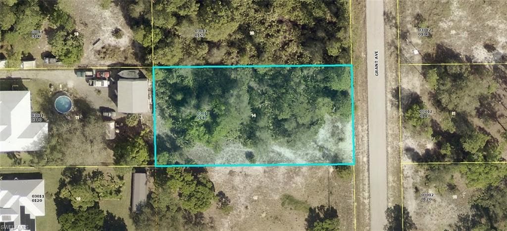 403 Grant AVE LEHIGH ACRES, FL 33972
