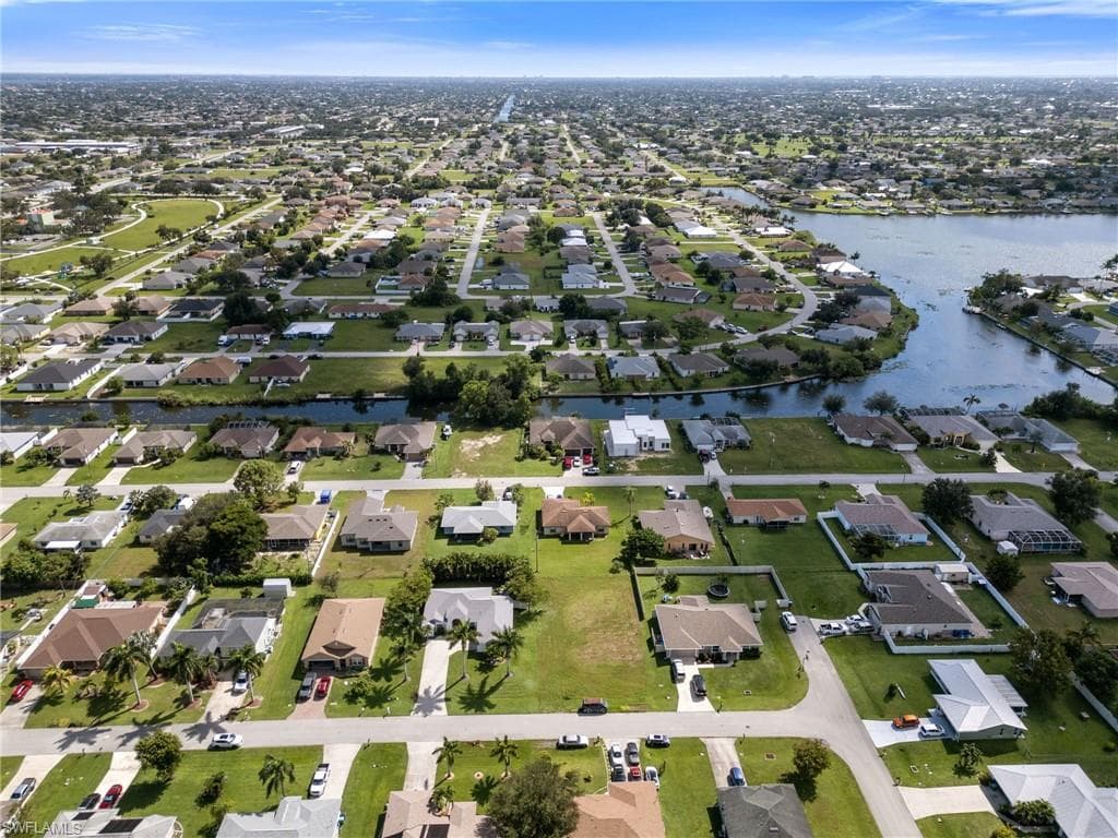526 3RD TER CAPE CORAL, FL 33990