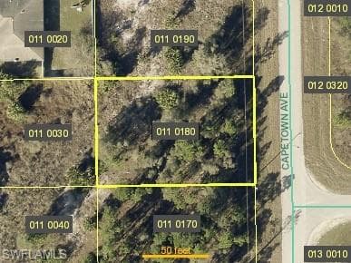 906 Capetown AVE LEHIGH ACRES, FL 33974