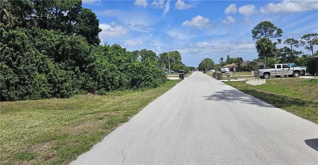 15 McKinley AVE LEHIGH ACRES, FL 33936