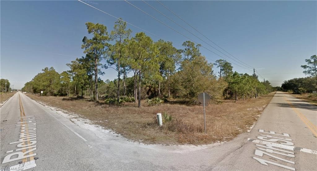 401 E 17th ST LEHIGH ACRES, FL 33972