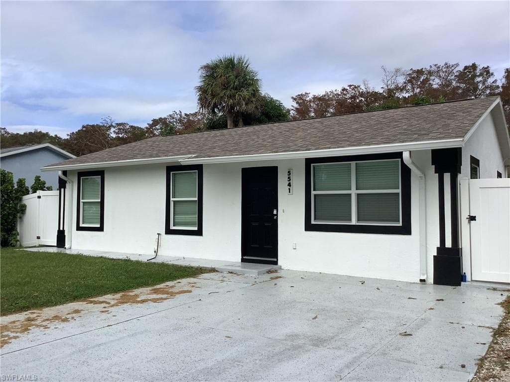 5541 Sholtz ST NAPLES, FL 34113