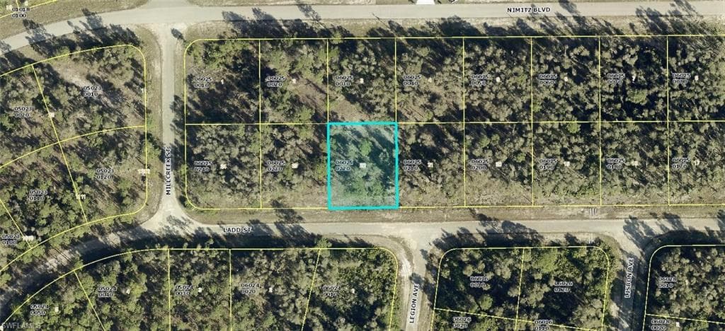537 Ladd ST LEHIGH ACRES, FL 33974
