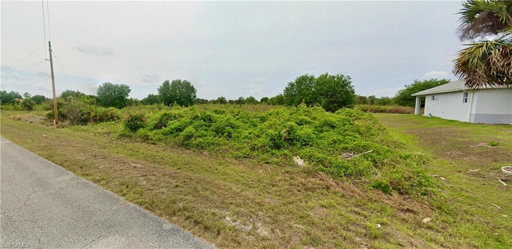 915 North AVE LEHIGH ACRES, FL 33972