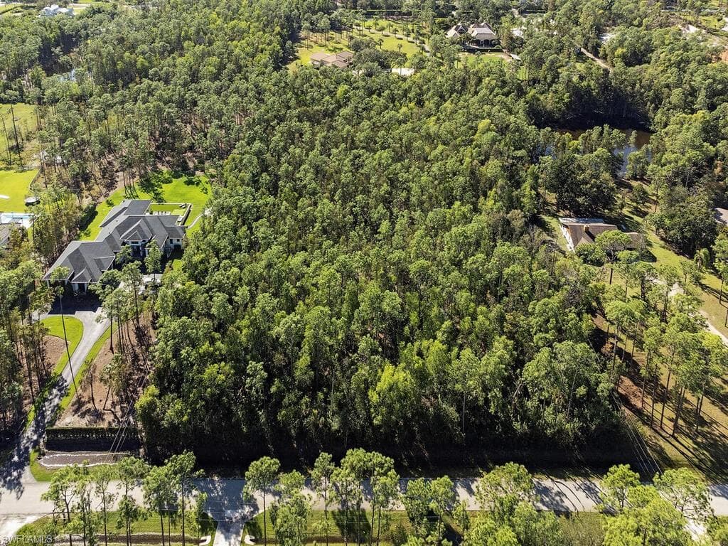 6732 SANDALWOOD LN NAPLES, FL 34109