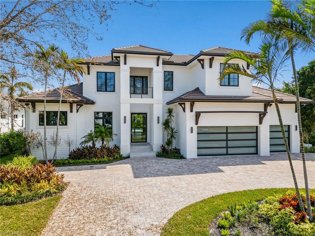 3280 Crayton RD NAPLES, FL 34103