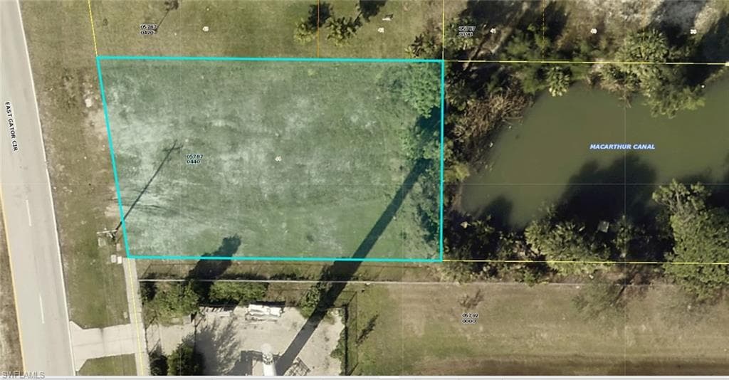 3909 E Gator CIR CAPE CORAL, FL 33909