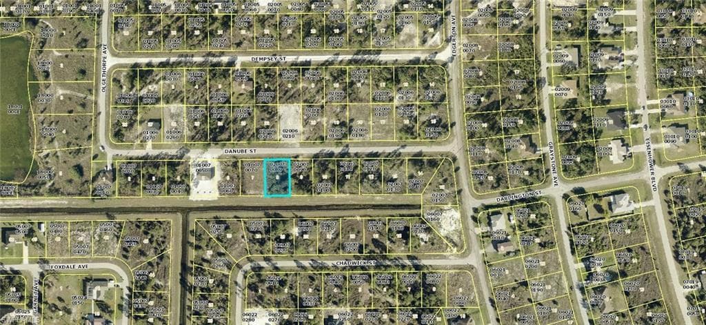 930 DANUBE ST LEHIGH ACRES, FL 33974