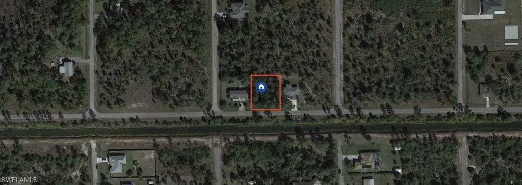 404 8th ST LEHIGH ACRES, FL 33972