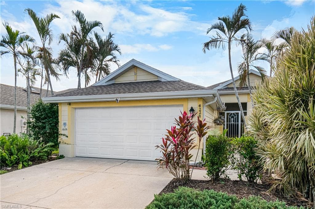 4228 Avian AVE FORT MYERS, FL 33916