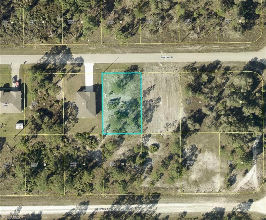 944 Panda DR LEHIGH ACRES, FL 33974