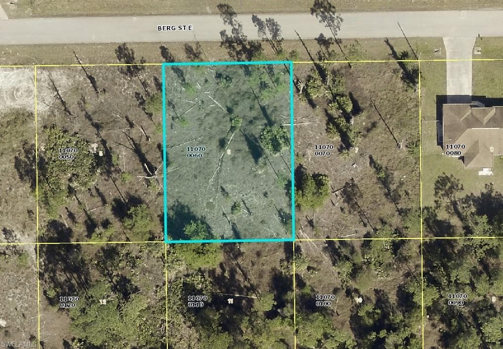 940 Berg ST E LEHIGH ACRES, FL 33974