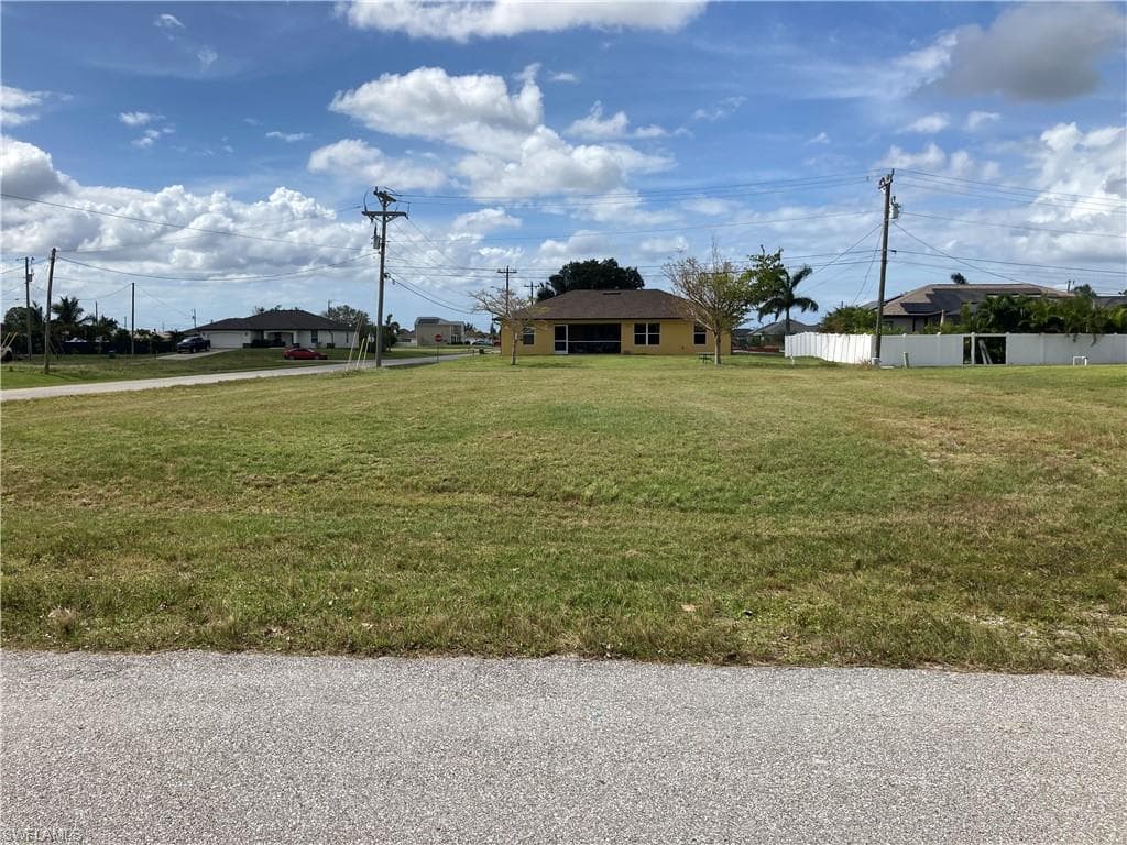 2104 NW 9th PL CAPE CORAL, FL 33993