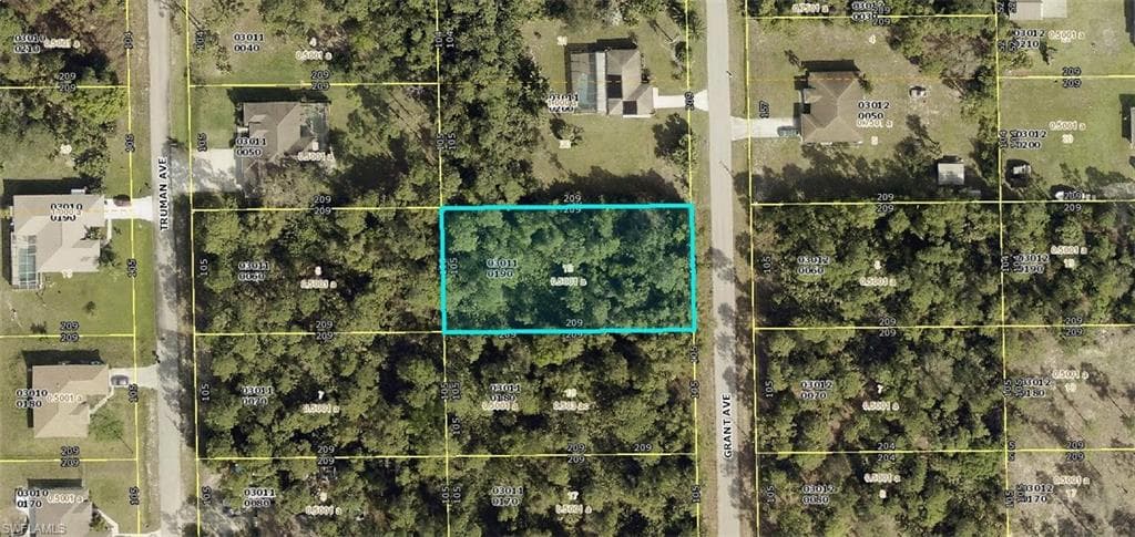 413 Grant AVE LEHIGH ACRES, FL 33972