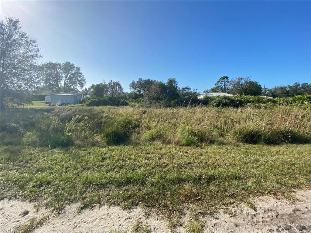 2721 W Petaluma RD AVON PARK, FL 33825