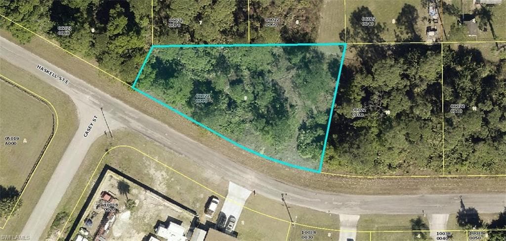 863 Haskell ST E LEHIGH ACRES, FL 33974