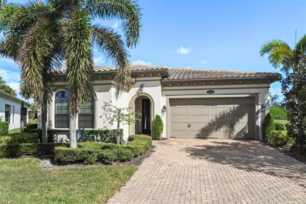 9236 Woodhurst DR NAPLES, FL 34120