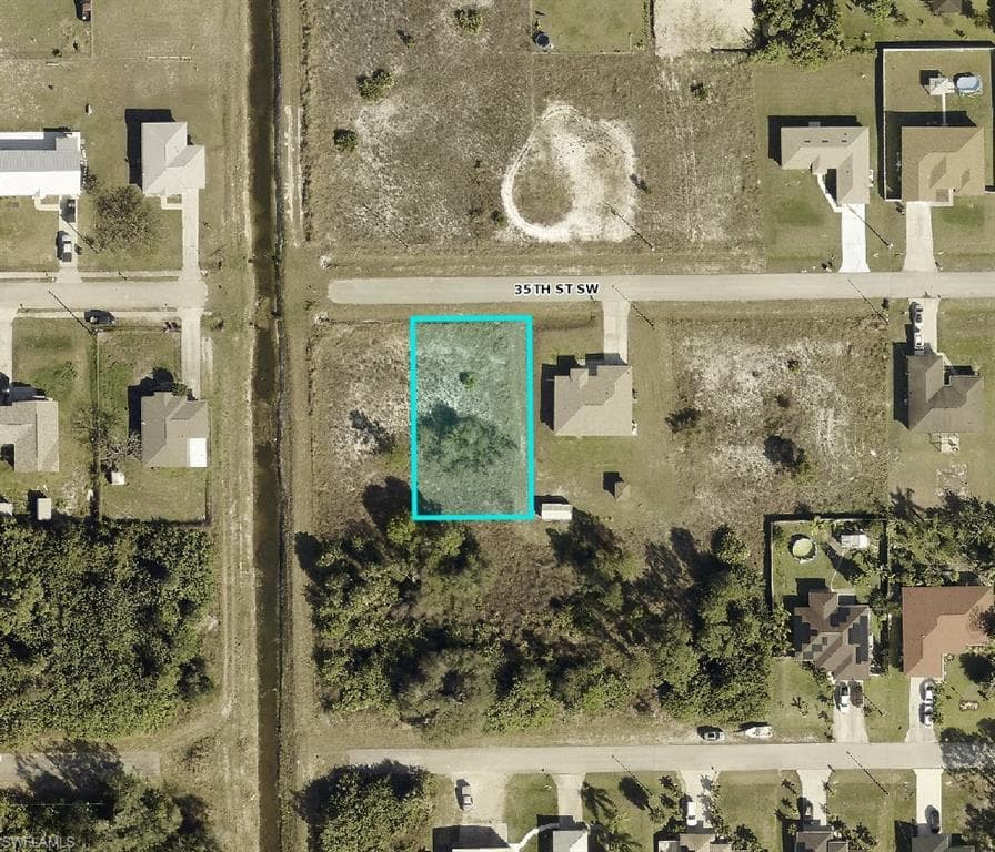 3817 35th ST SW LEHIGH ACRES, FL 33976