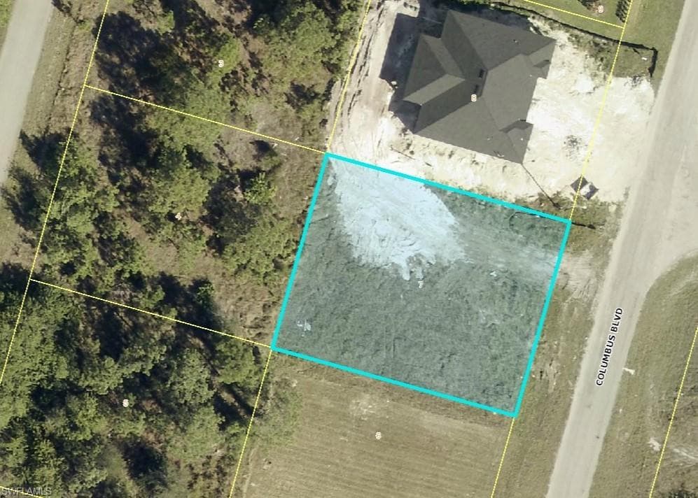 1242 Columbus BLVD FORT MYERS, FL 33913
