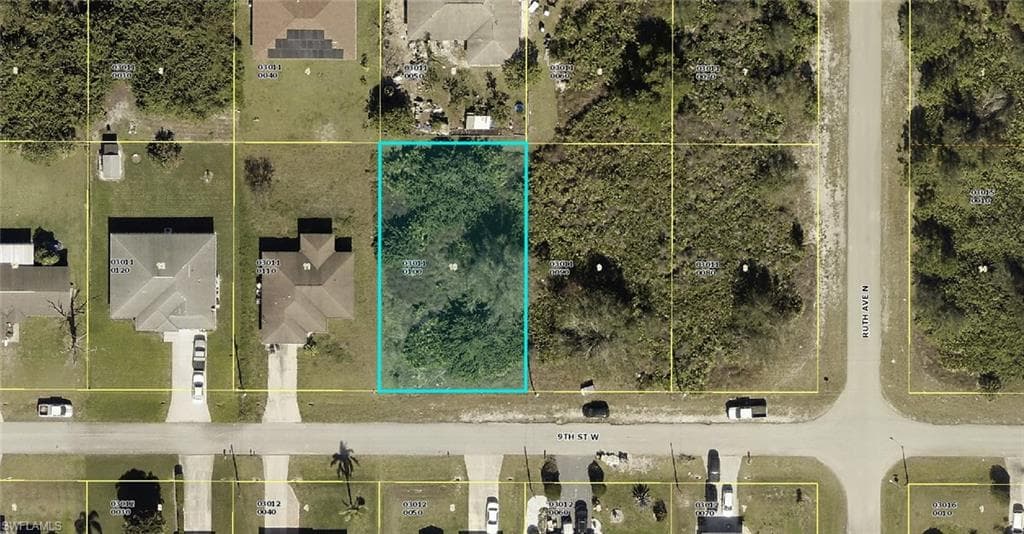 3318 9th ST W LEHIGH ACRES, FL 33971