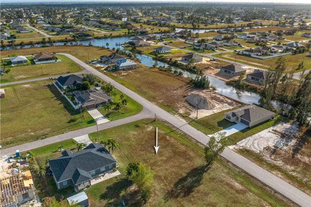 1221 NE 41st ST CAPE CORAL, FL 33909