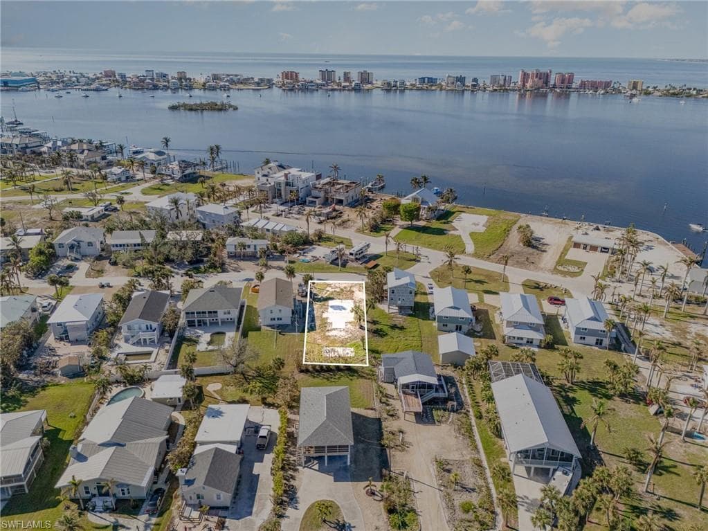 919 North ST FORT MYERS BEACH, FL 33931