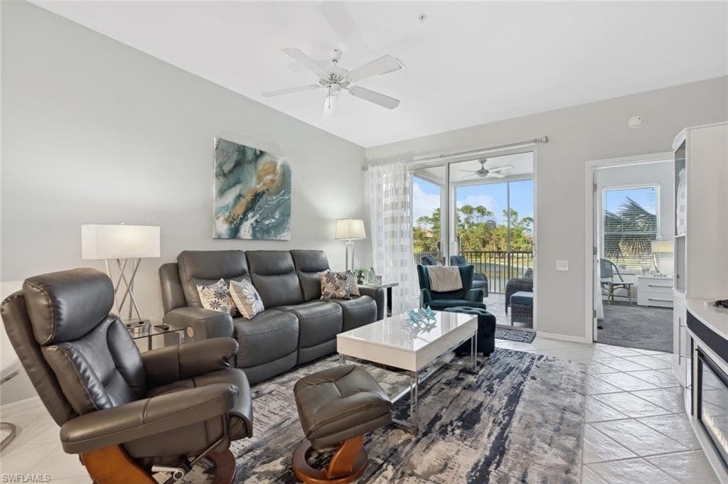 8239 Parkstone PL 4-202 NAPLES, FL 34120