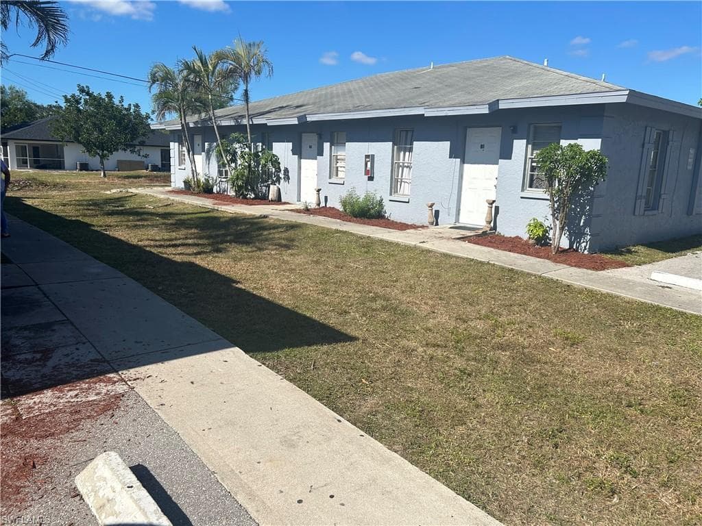 1623 40th TER SW NAPLES, FL 34116