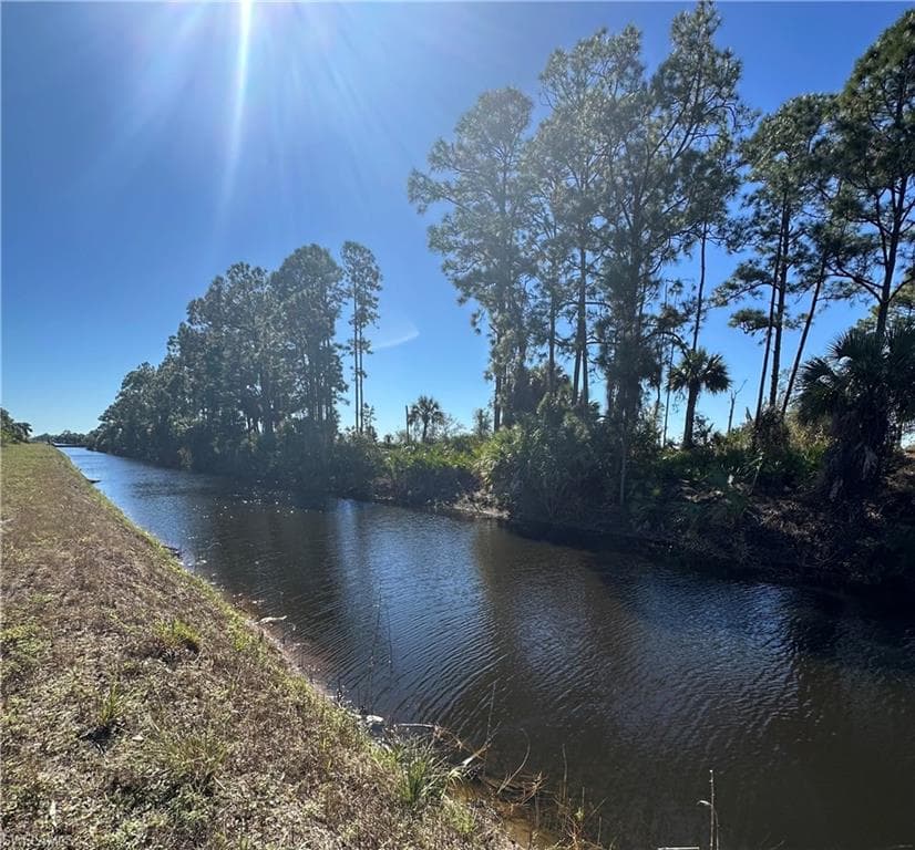 218 Victoria AVE S LEHIGH ACRES, FL 33974