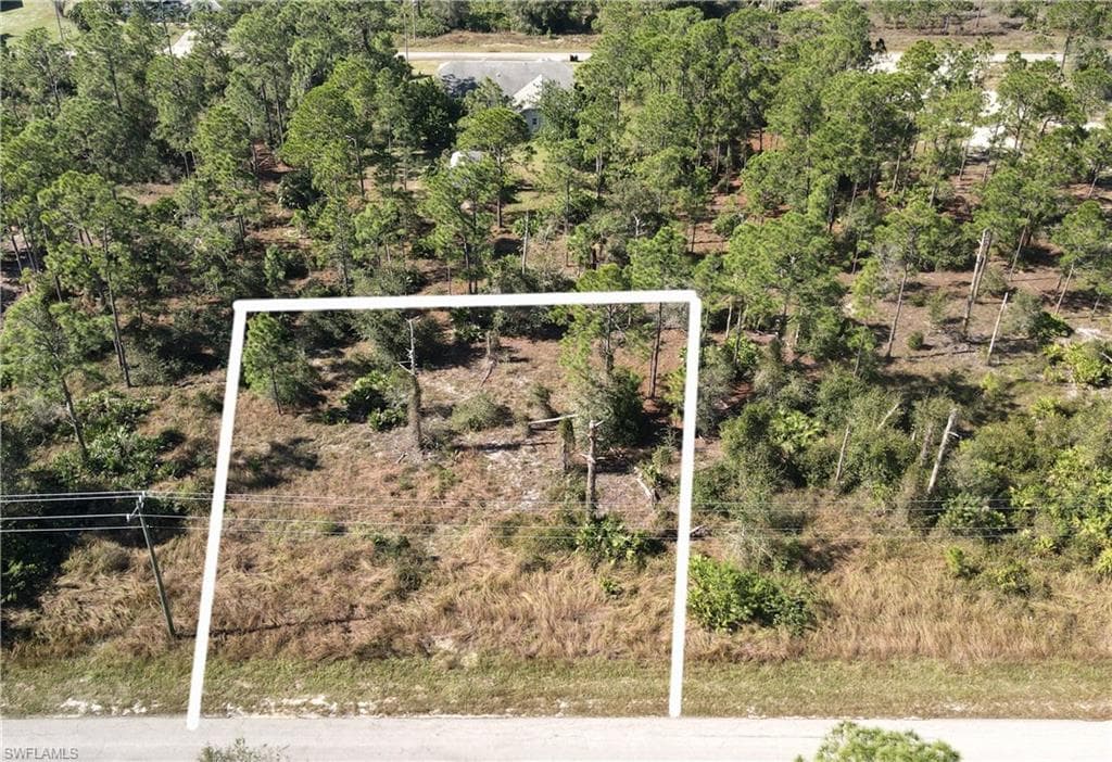 615 Moore AVE LEHIGH ACRES, FL 33972
