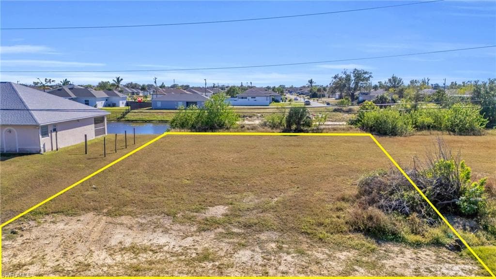 618 12th ST CAPE CORAL, FL 33909