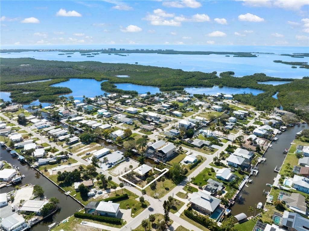 24509 Dolphin ST BONITA SPRINGS, FL 34134