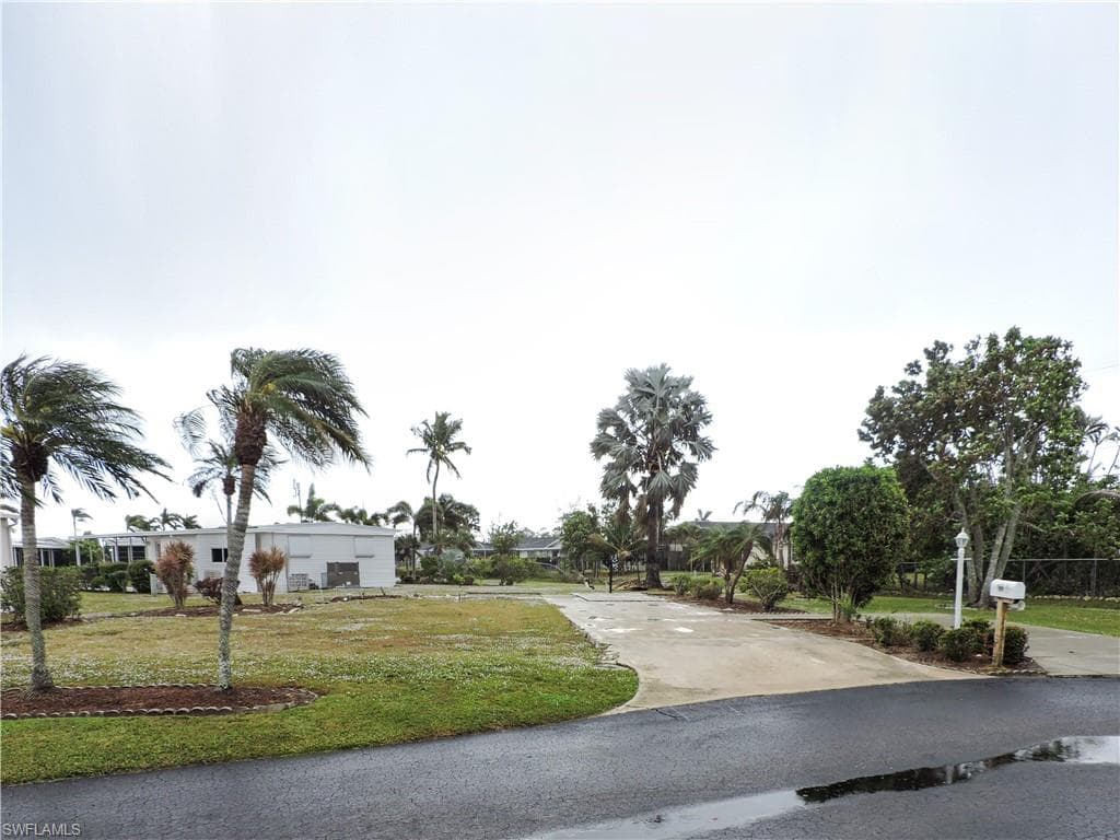 129 Dawn ST FORT MYERS, FL 33908
