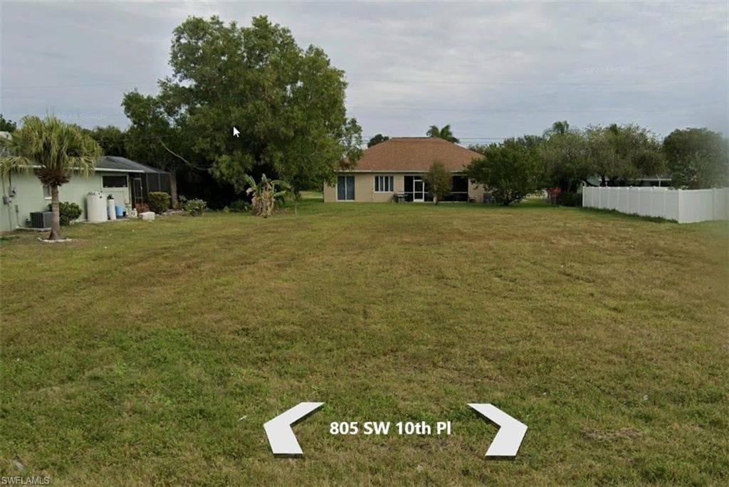 805 SW 10th PL CAPE CORAL, FL 33991